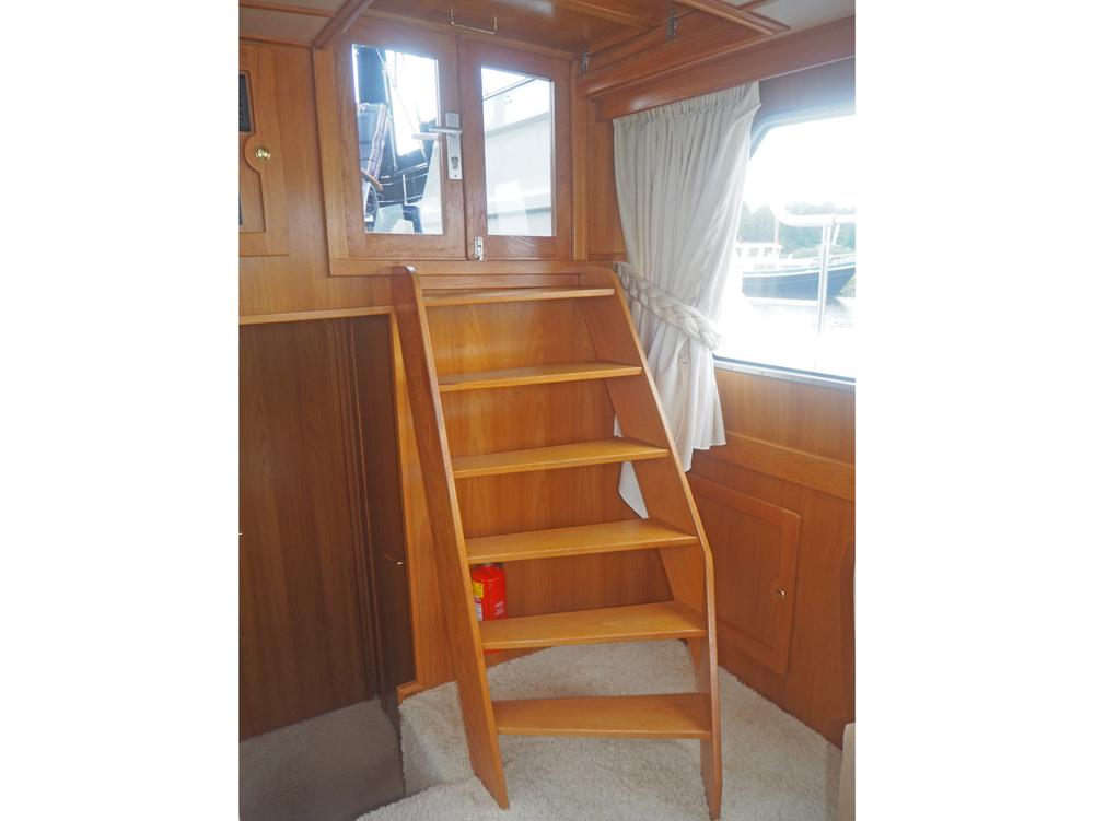 Saloon, Accommodation